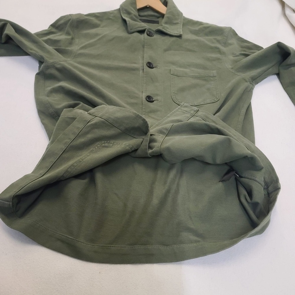Uniqlo sweater - Picture 4 of 9